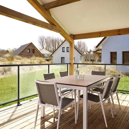 فيلة Spacious With A Garden, At 800 M From The Sea *
